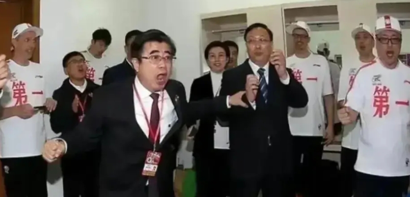 足协又开启了球队商业冠名，之前的中性名直接被推倒，中性名政策是好可对于国内的情况