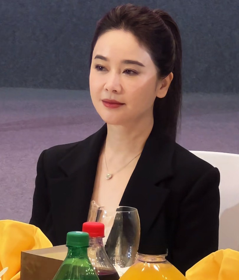 左小青48岁，这状态怎么样？