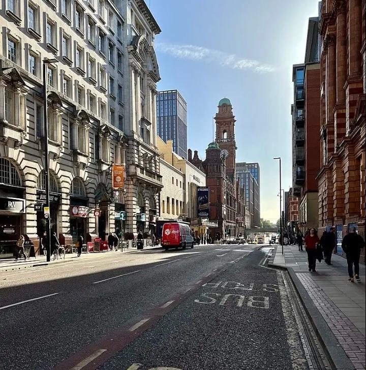 英超：富勒姆-曼城
富勒姆这赛季在英超是出了名的主场龙，但今晚他们遇见了自己无法