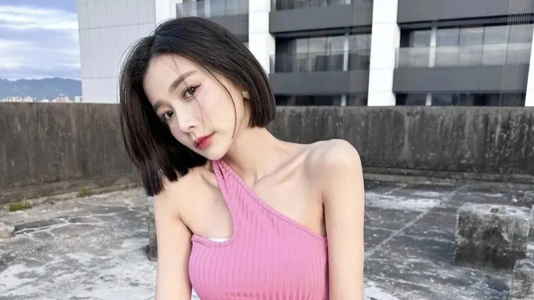 简彤羽：从邻家女孩到顶流网红，看她如何“美”出新高度！