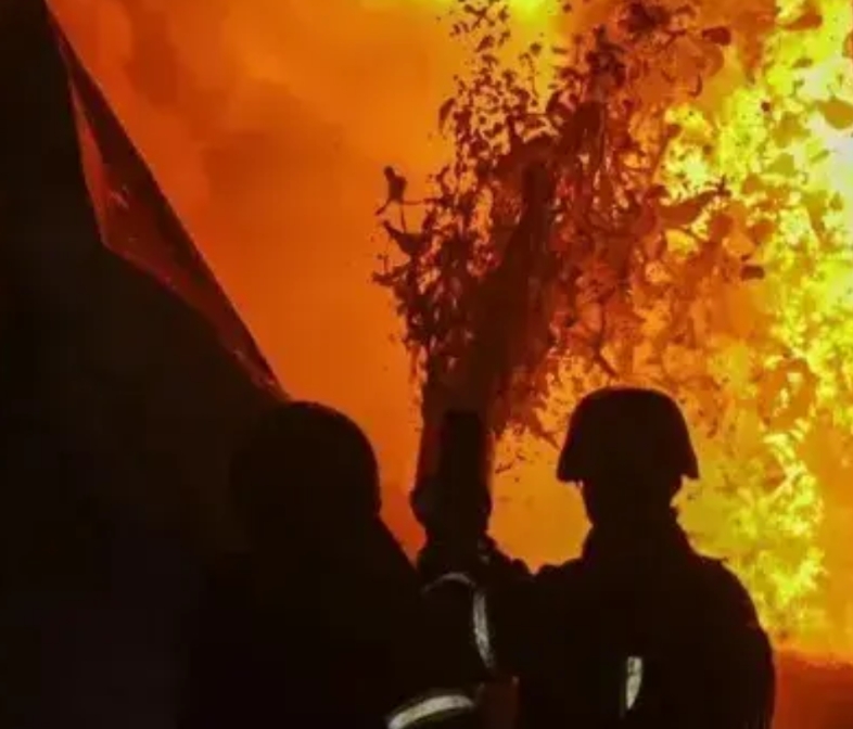 在美国选择不再支援乌克兰后，就立马关闭了乌克兰全境的导弹预警系统，使得俄罗斯能够