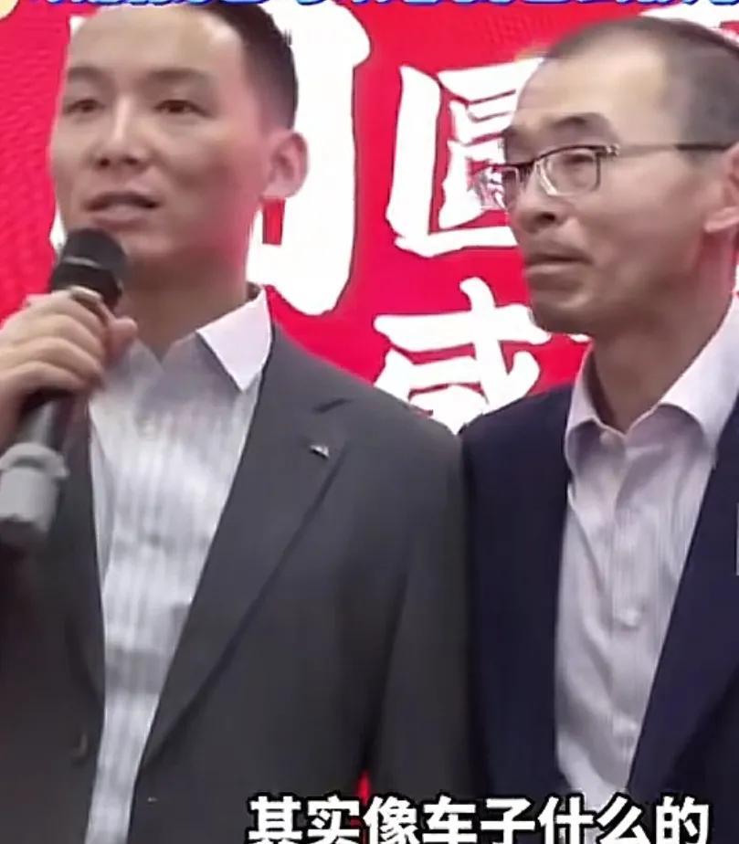 谢浩南，
真的太优秀了，谢浩南展现出来的素质和教养绝对不是装出来的。
谢爸爸要给