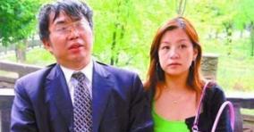 王静正是“和珅”王刚的妹妹，虽然她不像哥哥那样红遍大江南北，但她也是个多才多艺的