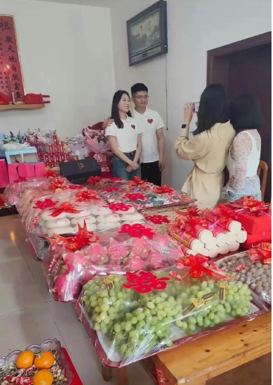 这样的订婚现场，往后难道不会越来越多吗？ ​​​
