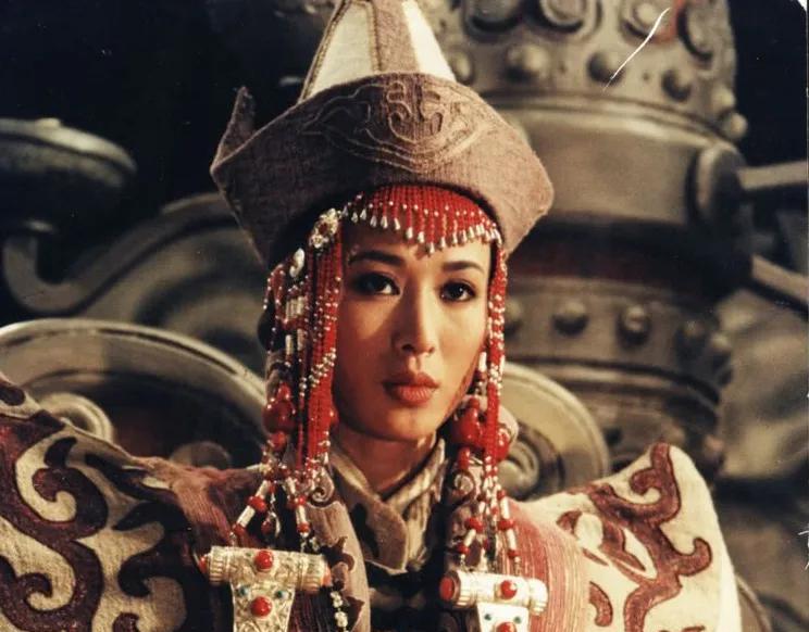 在成吉思汗的众多妃子中，有几位声名远扬，她们在成吉思汗的人生和事业中都扮演着独特