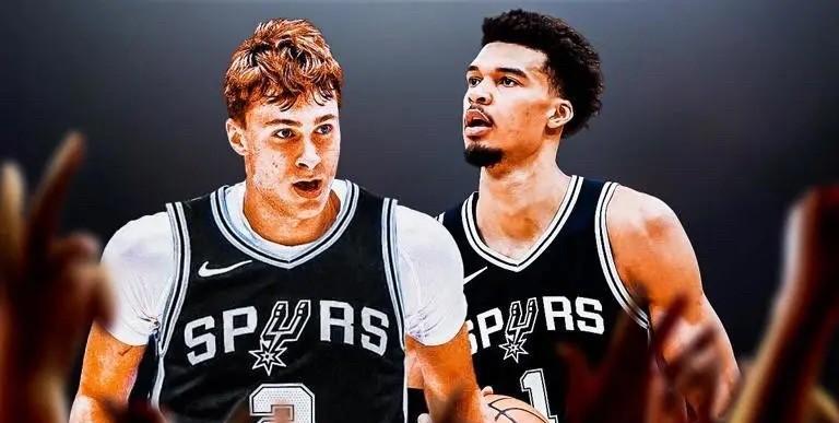 马刺组双状元组合？
ESPN官方模拟了一笔涉及状元签和榜眼签的交易，具体如下：