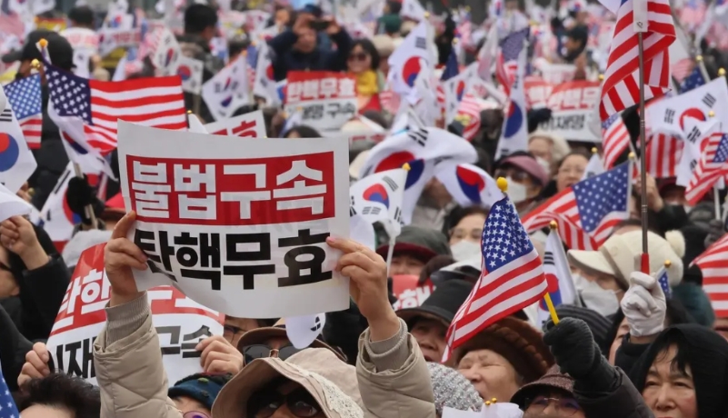日韩齐怼中国！
最近几日，日本、韩国相继发生针对中国的暴力事件，暴露出两国内部异