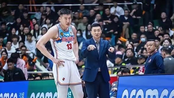 CBA排名“大变化”，吉林4连胜，新疆输18分，辽宁第5！