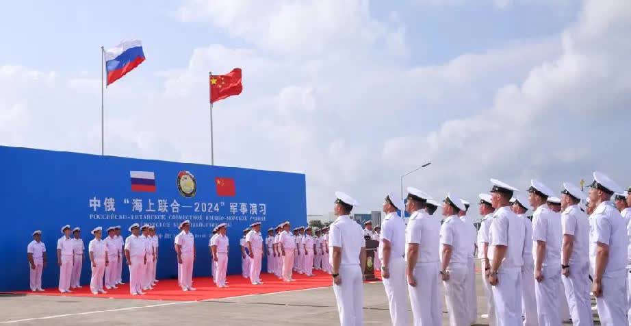 当今世界上最了不得的只有中国与俄罗斯。

我认为，现在全世界最了不得的国家不