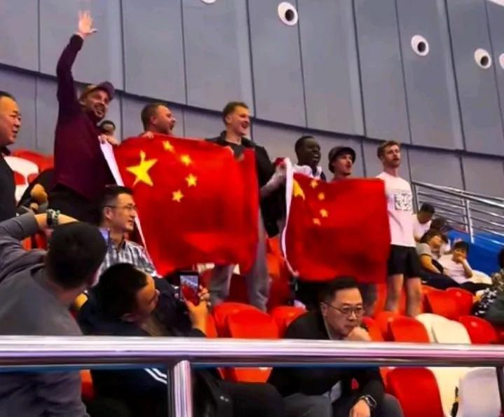 他们也喜欢莎莎和大头！