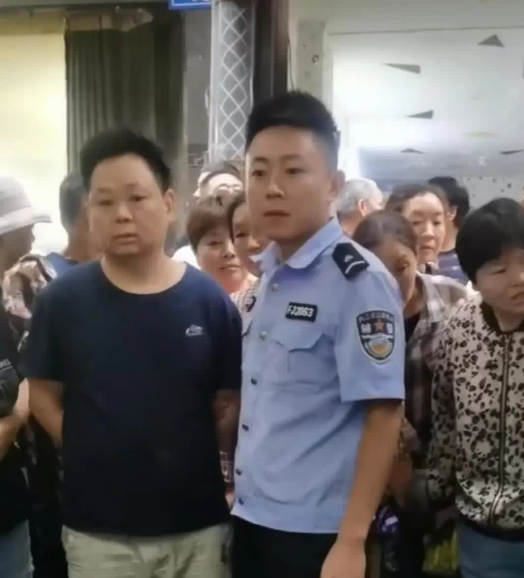 一个停车纠纷，一个人，一把水果刀，一条命就没得了！
   2025年5月16日