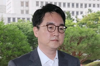 韩国检察总长沈雨庭终于辞职了。
沈雨庭是尹锡悦一手提拔上来的，尹锡悦被释放出来和