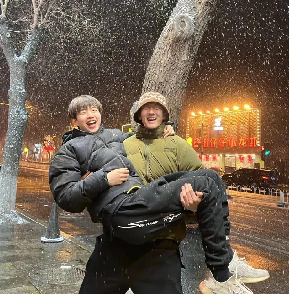 西贝真是有学霸作业都不会抄啊，学学当年网红杨政怎么处理孙世睿危机的，肯定能一举扭