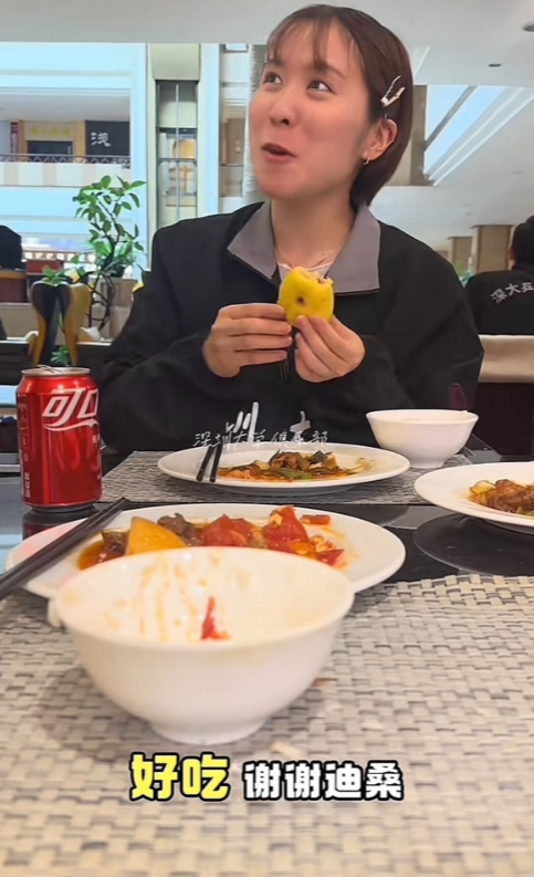 要我说
这次的兵超联赛
最大的赢家既不是孙颖莎，也不是王曼昱，而是被深大俱乐部签