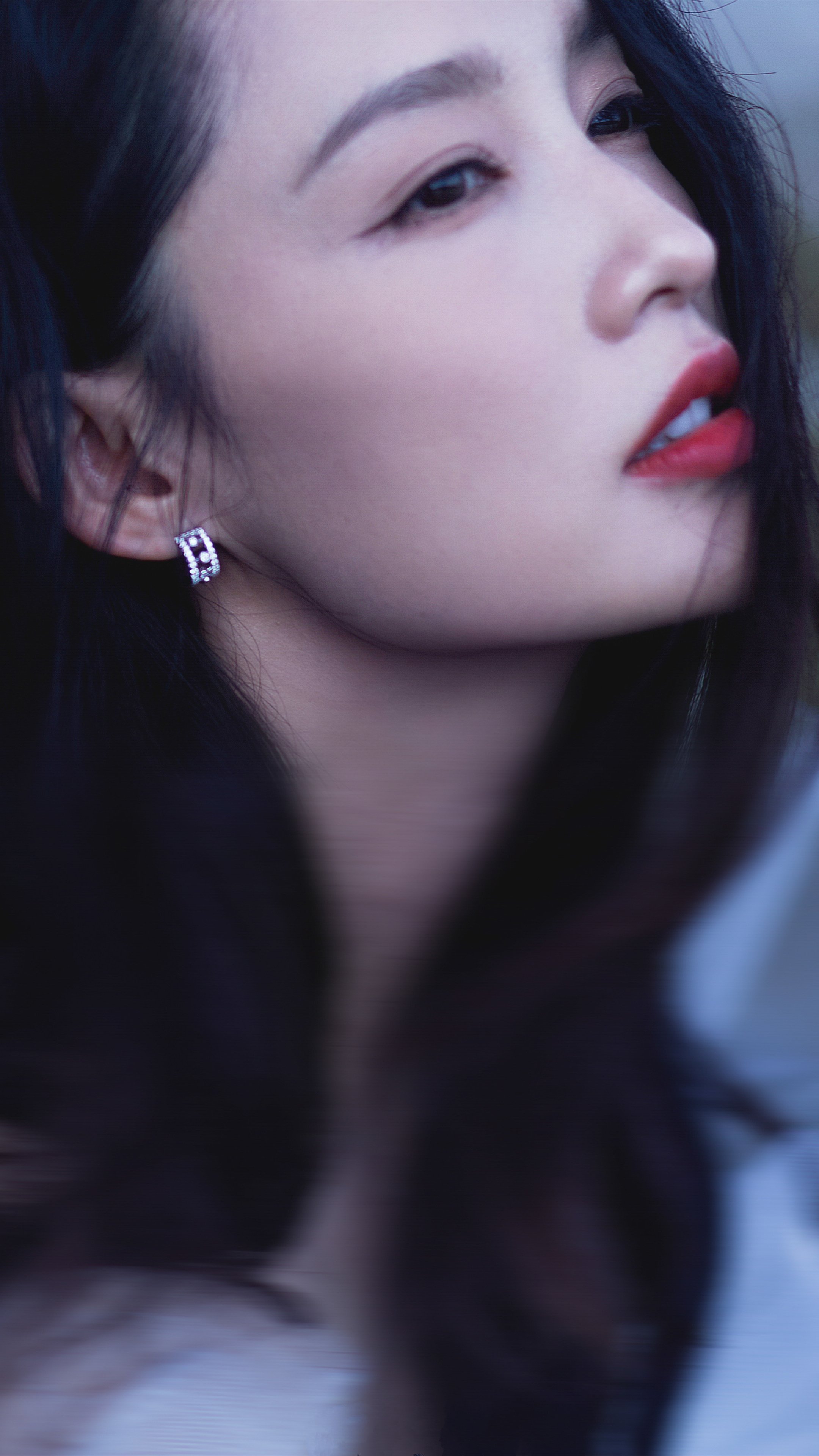 李沁 白色星钻鱼尾纱裙写真 优雅少妇 长裙飘飘 漂亮面容 长腿细腰 成熟婉约 ​​​