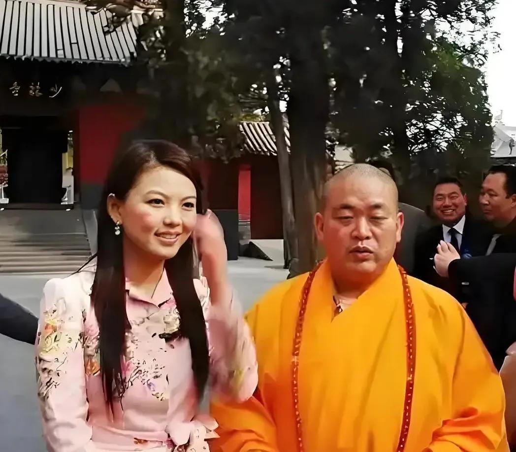 李湘终于回应与释永信的过往。
根据李湘文中所说，她跟释永信只是十几年前仅一次工作