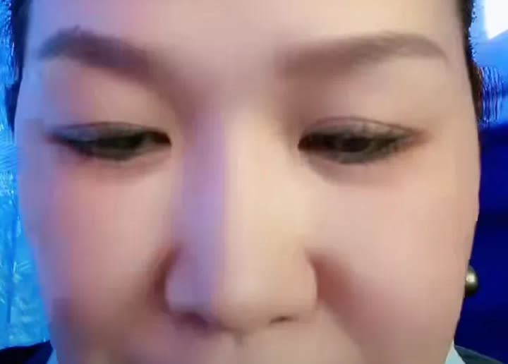 三月今天说有可能后面都是他自己弄的！
三等证上面的章是真的，证是真的，
现在
