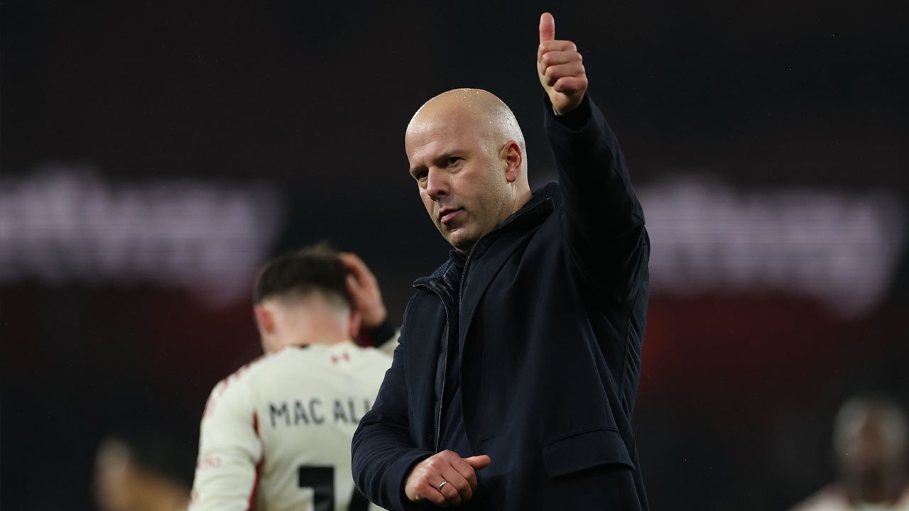 利物浦会在康纳·布拉德利受伤后购买新后卫吗？阿恩·斯洛特这样认为