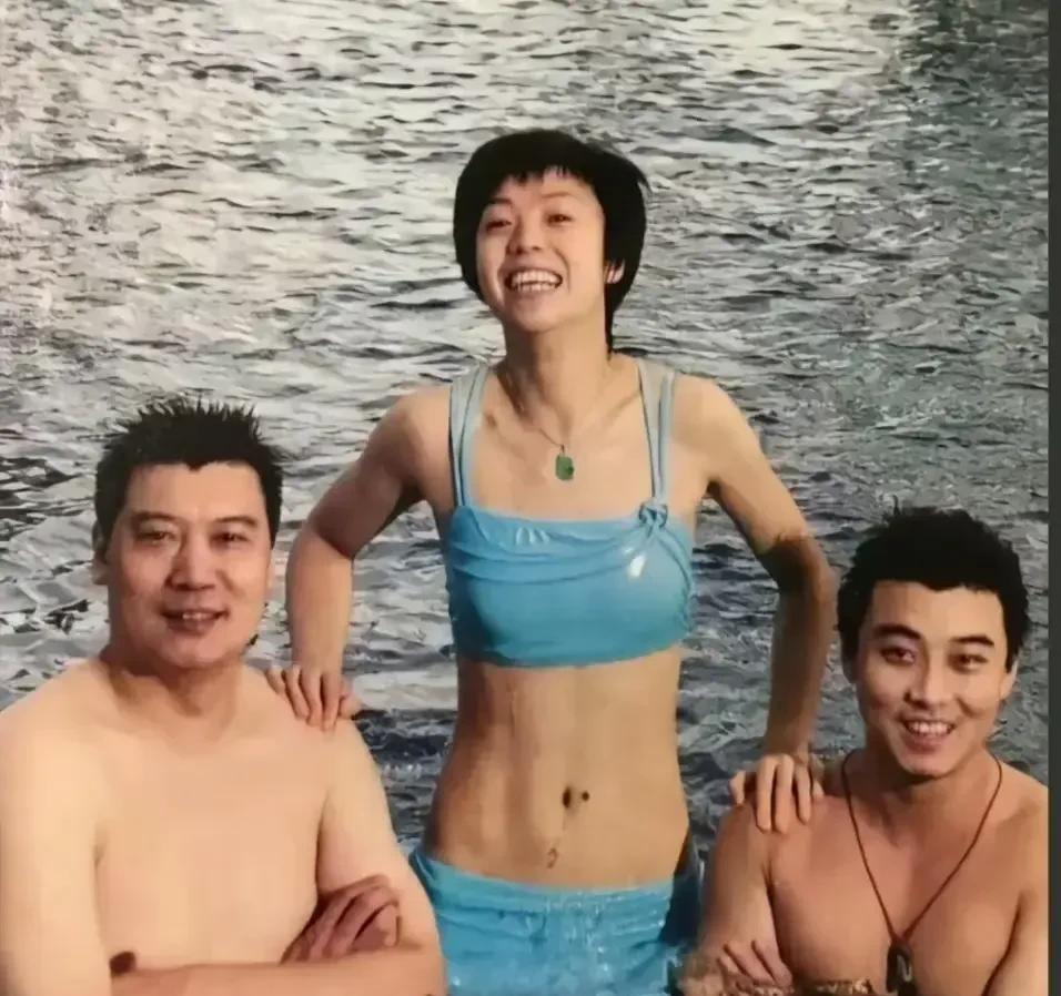 国乒今昔七朵金花泳装照当属直板女王张蔷最为养眼！
1.照片出处：张怡宁十几年前北