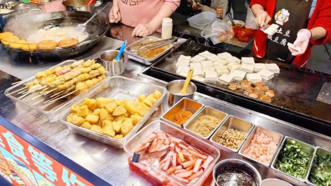 琯头的美味探险：海鲜秘密和亭江独特牛杂