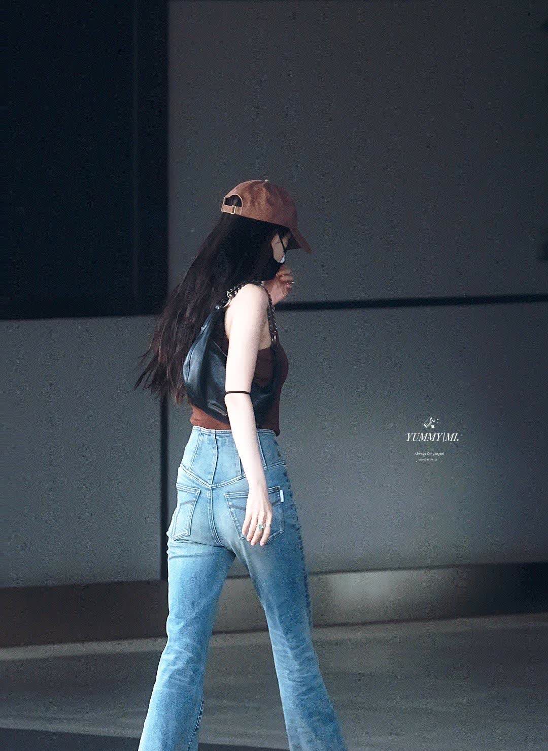 杨幂250801 🛫长沙出发

今天是辣妹[yeah]