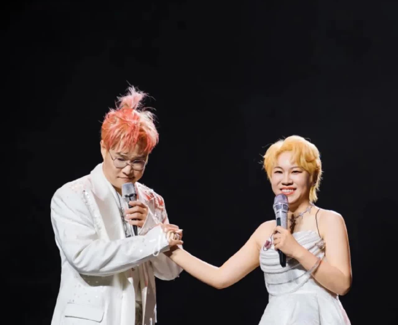 小沈阳女儿在韩国出道

反而是侧面的向大家说明了一件事儿

那就是东北人