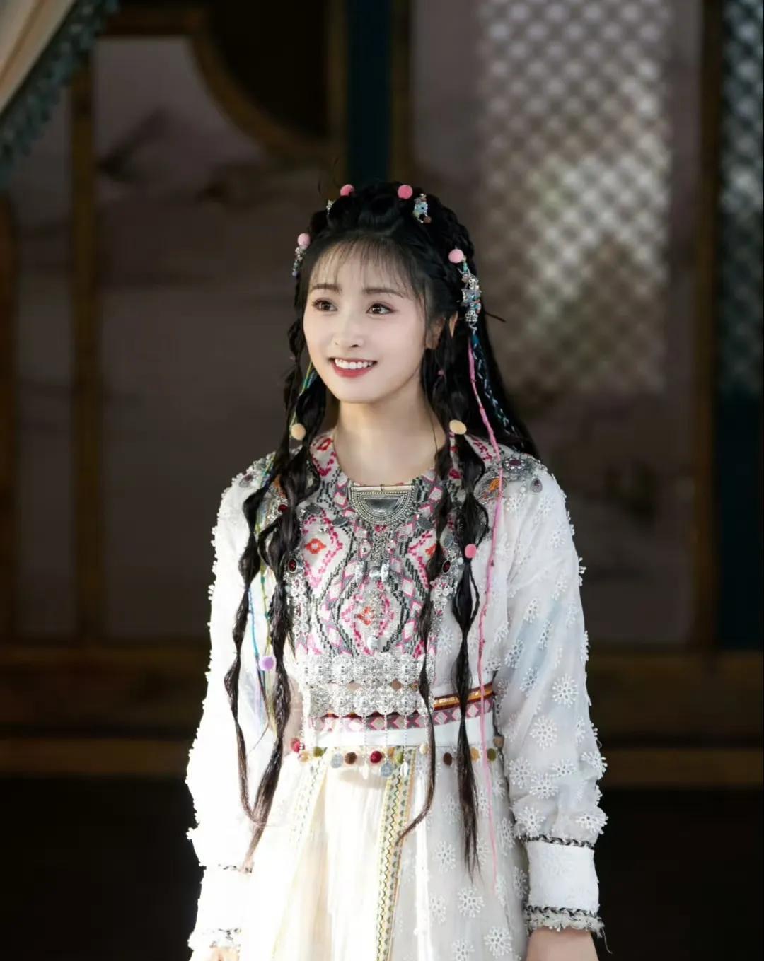 《淮水竹亭》里面，沈月的饰演我觉得很棒，这就是对她的一个全新的认识。
她可怜灵动