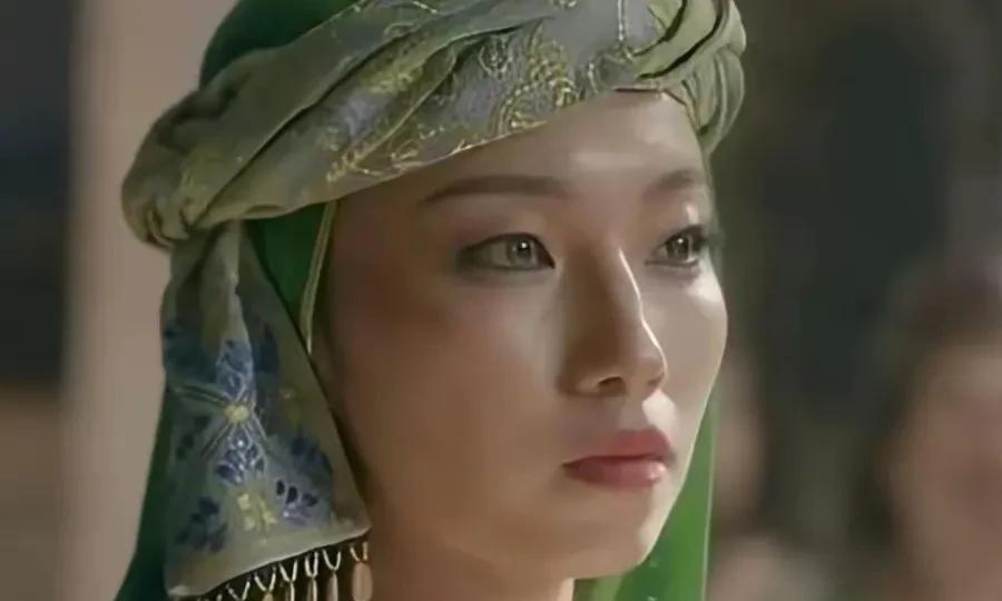 谁说她是西域公主了？她就一海盗的女儿，没有何有光，胡商行首的官帽，都不一定能落在