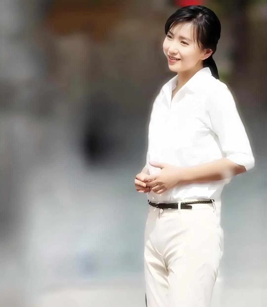 大家知道这位长着国泰民安脸的女明星是谁吗？
