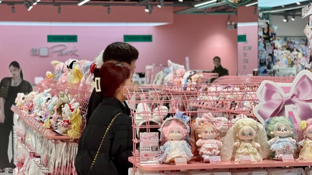 从泡泡玛特到名创优品，谁在定义潮玩的「OOTD」？