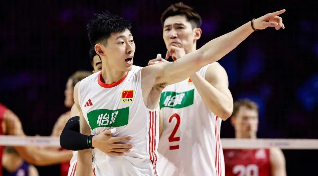 男排世联赛美国芝加哥站打了两场比赛，中国男排2∶3美国，0∶3巴西，输球也可以接