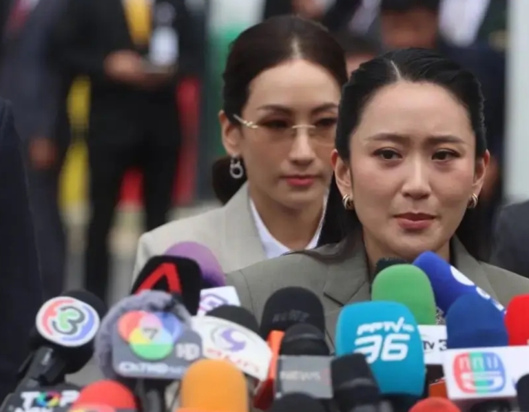他信入狱一年，佩通坦泣不成声，亲姑英拉自始至终未发声

因为通话门事件，让春风得