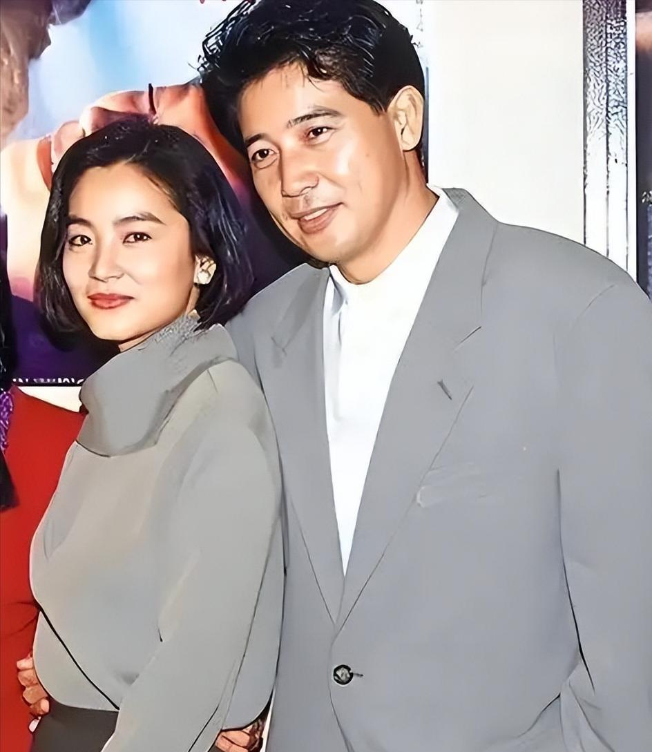 1973 年，已婚的秦汉爱上了 18 岁的林青霞。他回家对大着肚子的妻子邵乔茵说