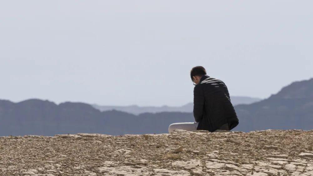 83年43岁，失业一年后，一个朋友也没有的我，变成了这副样子
