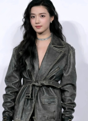 卢昱晓：集现代美与古典美于一身的演员

在演艺圈中，有这样一位女演员，她的美貌甚
