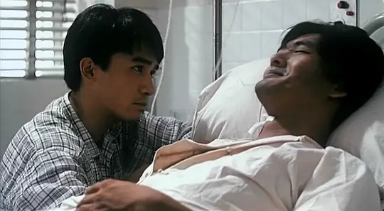    挺喜欢《地下情》，香港这个时期的电影都好看，在半夜静静看完了这部电影 色调