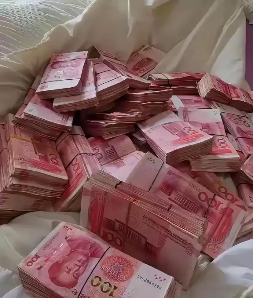 假如我有20万存款，我就直接躺平了，啥也不干，我就吃利息！
20万存款就拿1.5