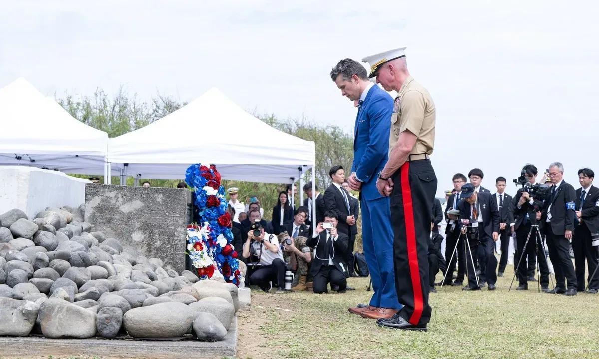 美国国防部长已经彻底没有底线了！
近日美国国防部长赫格塞斯前往硫磺岛，出席关于二