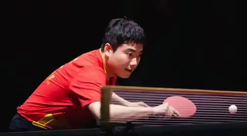 梁靖崑真的是世乒赛的一个悲情人物了，从19年开始，他连续四届都打进了半决赛，但是