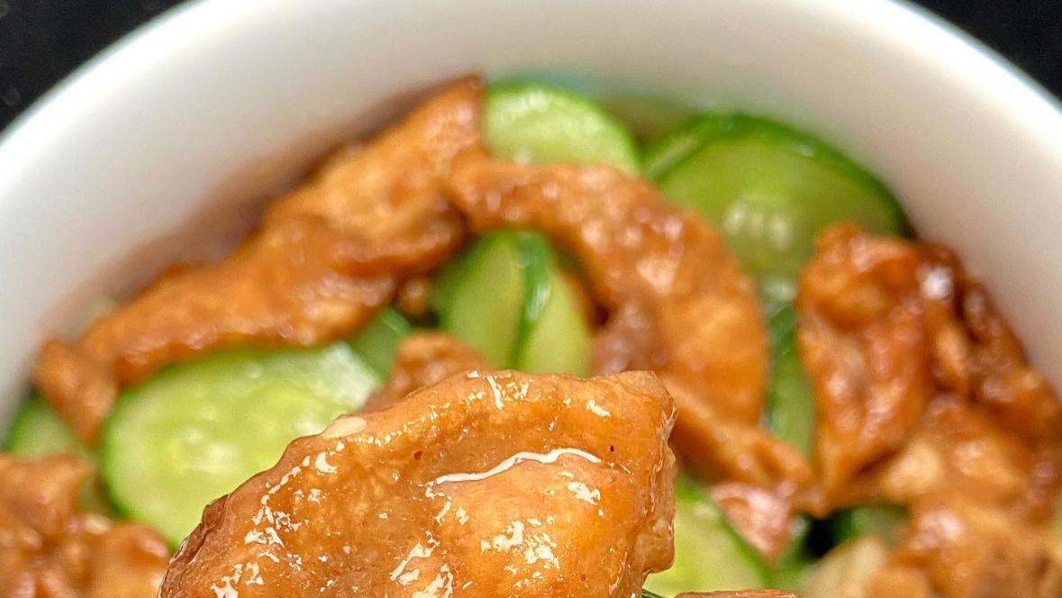 黄瓜炒肉片的快乐魔法：一口下去，饭碗自动见底