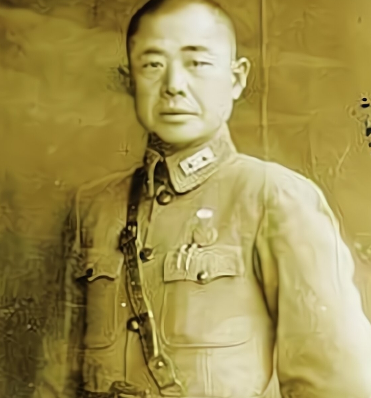 1948年9月，赋闲许久的陈明仁突然成了香饽饽，胡宗南、杜聿明、白崇禧都发出邀请