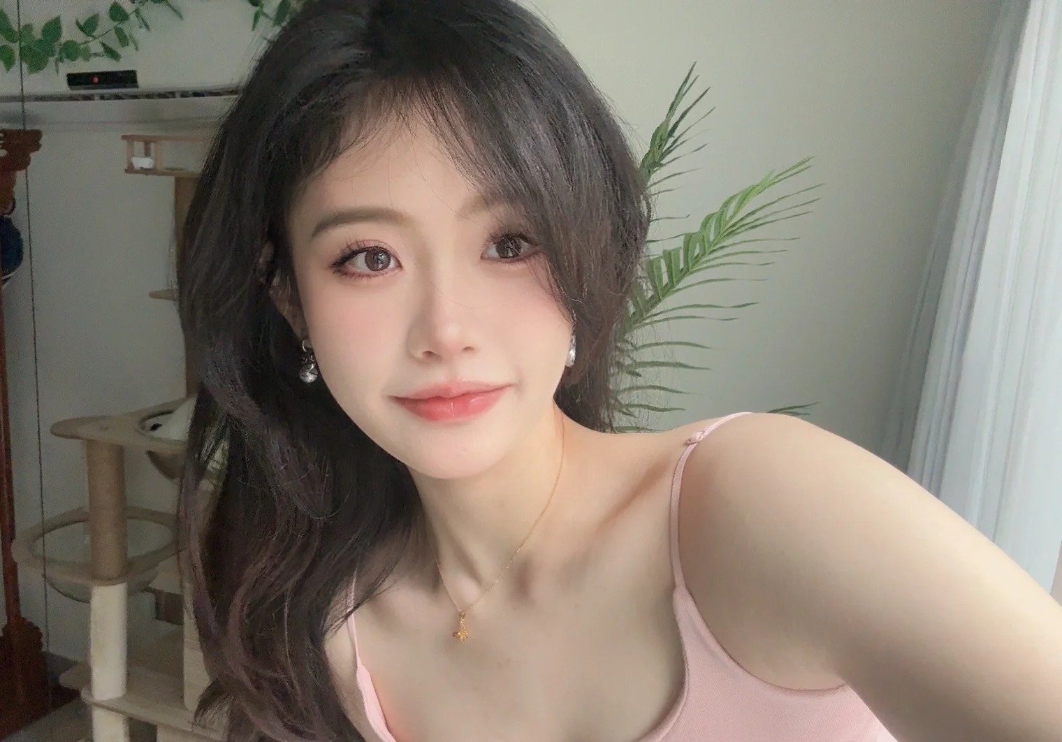 今天是白开水，花了一个美美的妆