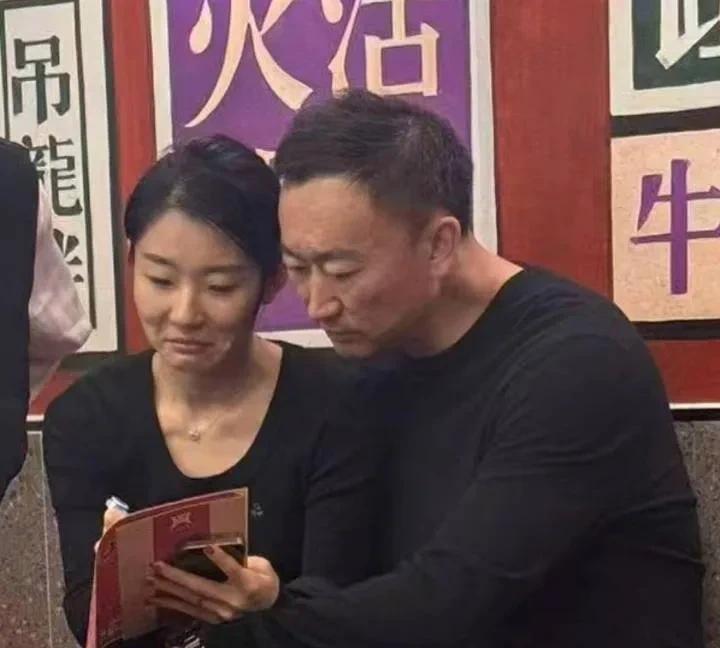 刘维伟这人一眼看上去忠厚老实，透着淳朴，像是个过日子的男人，没料到也有花花肠子，