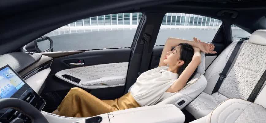买亚洲龙也可以找搭子一起了，不闺蜜说，她最近找搭子一起买了一辆亚洲龙，省了500