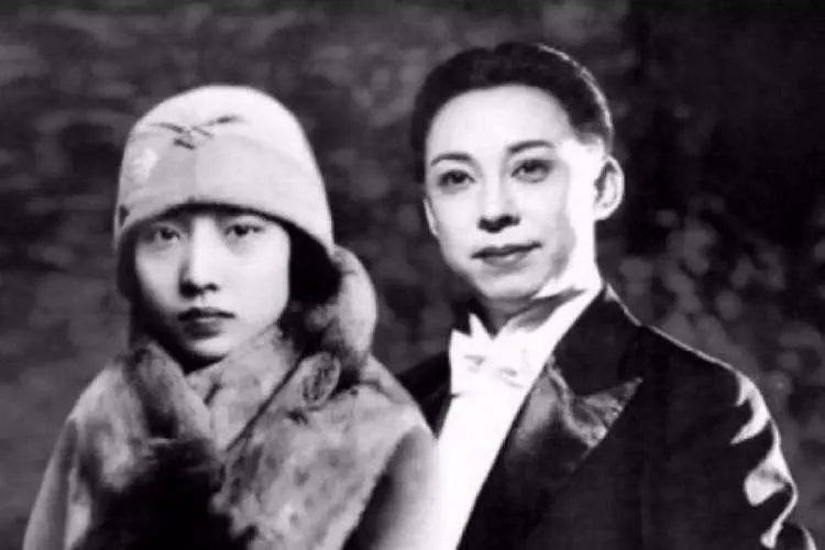 1933年的一天，梅兰芳接到杜月笙的电话：“你跟孟小冬离婚的事我听说了，夫妻一场