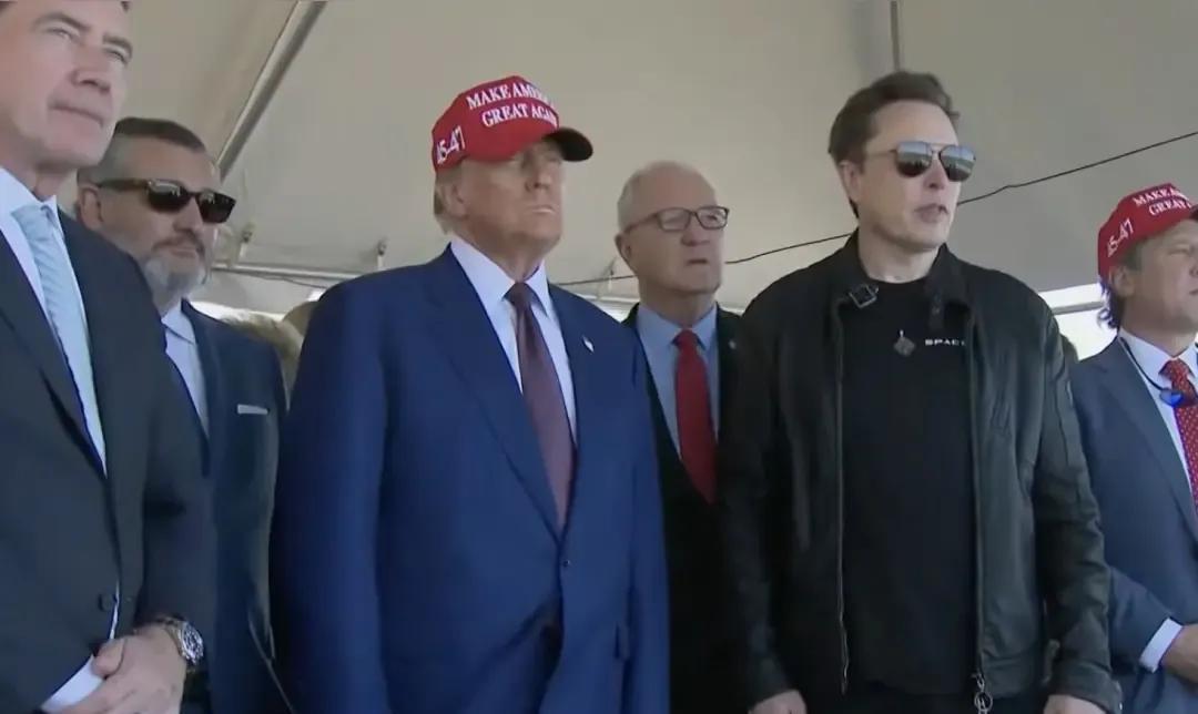 美国总统：任命特朗普为新主席！
据美媒报道，美国总统特朗普在社交媒体发文，宣布立