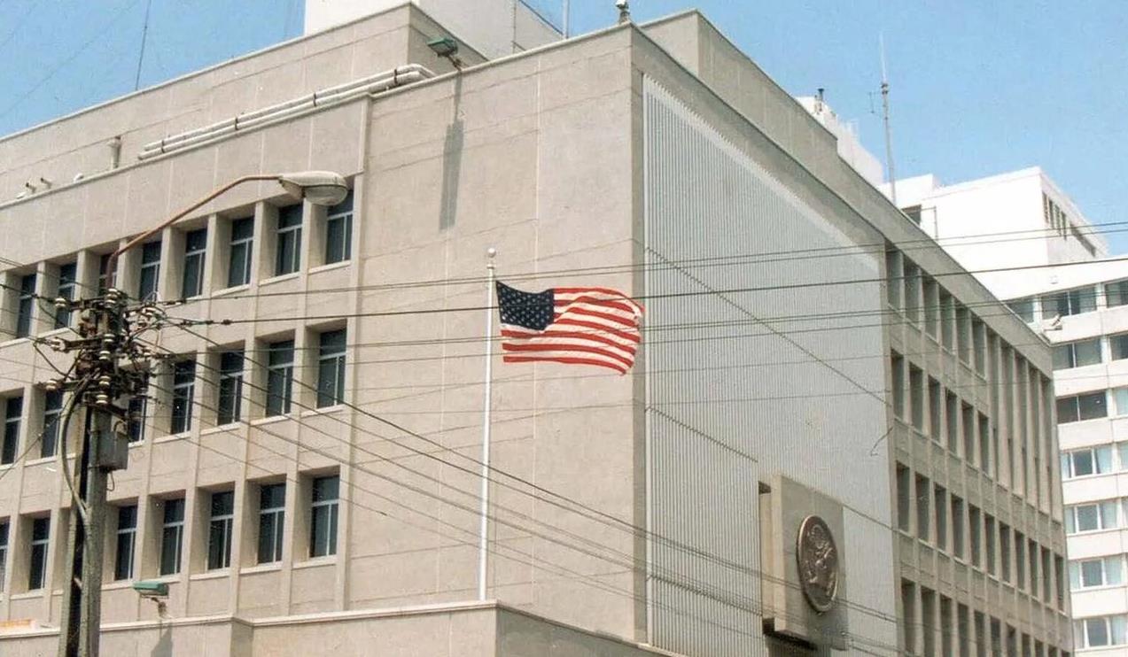 美国大使馆：即日起闭馆三天
今天上午，中东大动作真的要来了。美国驻以色列大使馆宣