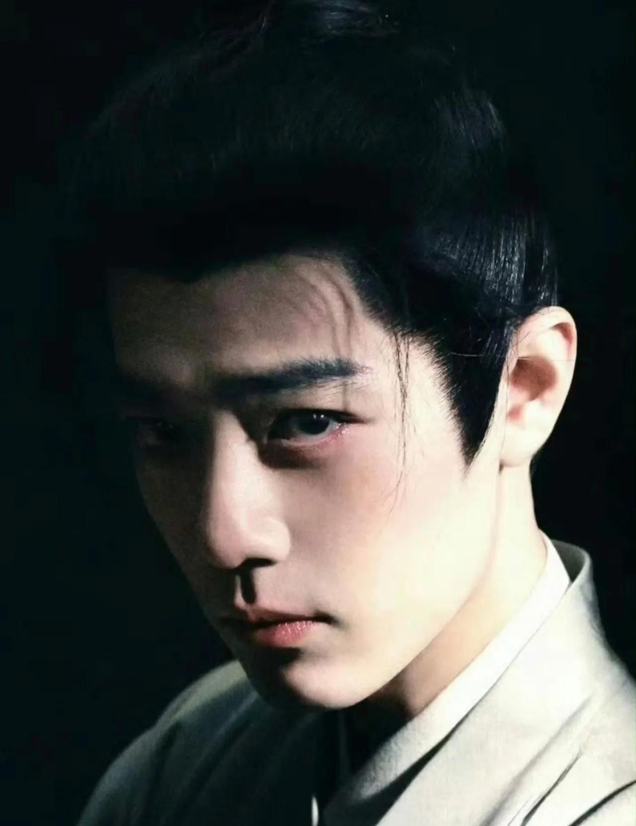 遇见你，才知道原来会为一个人反复心动
真好，再重新认识一下吧～
希望我们都朝着更