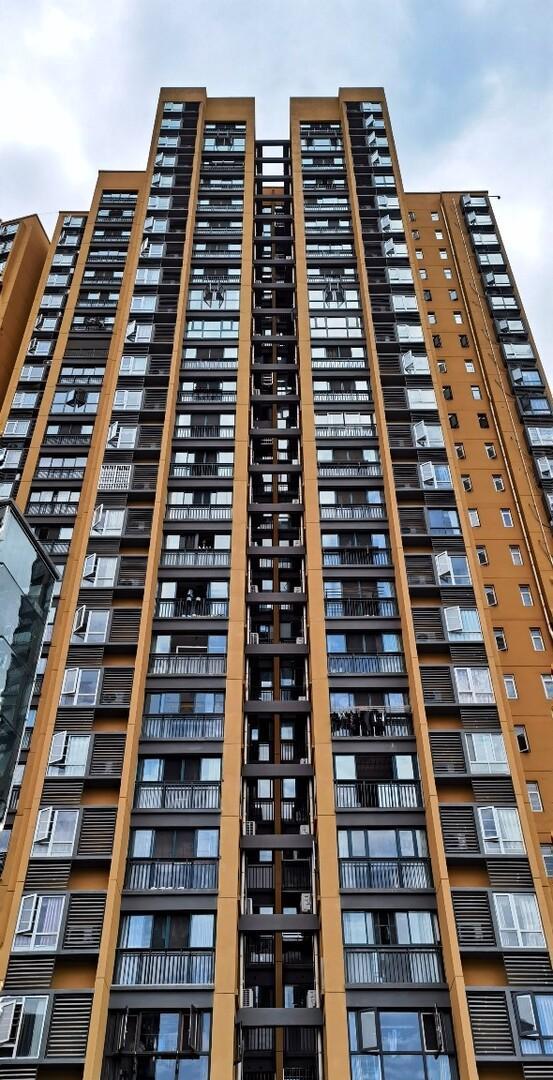 那天和一个搞建筑的老朋友喝酒，他酒一上头，话就多了，顺嘴抖了个内幕，把我吓一跳。