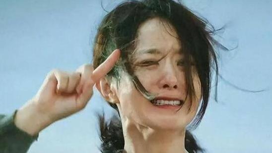 赵丽颖又惊艳了！新剧演“陪酒女”出圈，谁说只有满腹赘肉才真实